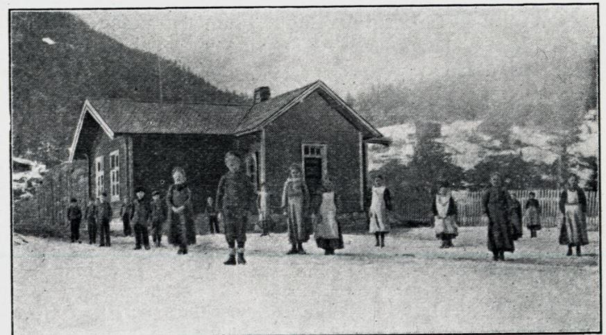 «Renlighetssansen var ikke stor. Badning befattet man sig ikke med&raquo;. Hygiene- og skoleforhold i Hallingdal i&nbsp;1911.