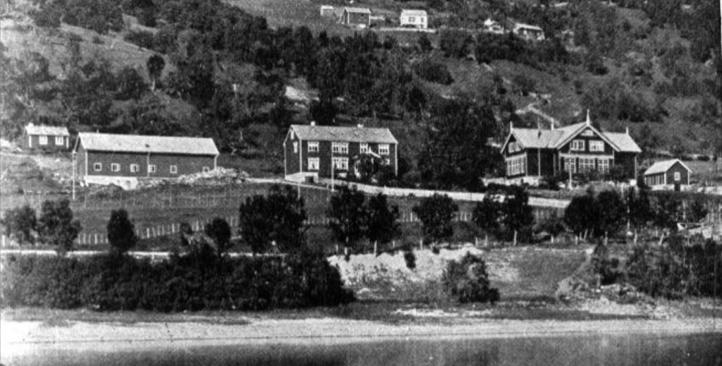Dei 70 hallingane som gikk på Voss folkehøgskule i åra 1899 til&nbsp;1915
