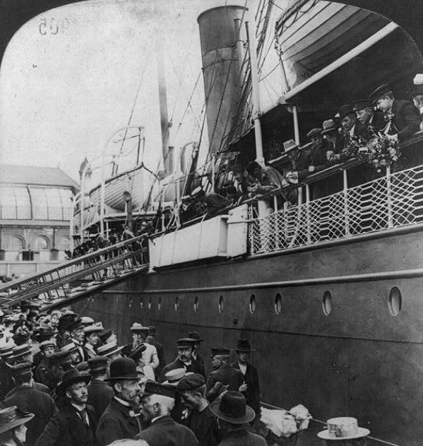 Namn på 2163 personar som utvandra frå Ål i perioden 1867 til omlag&nbsp;1926