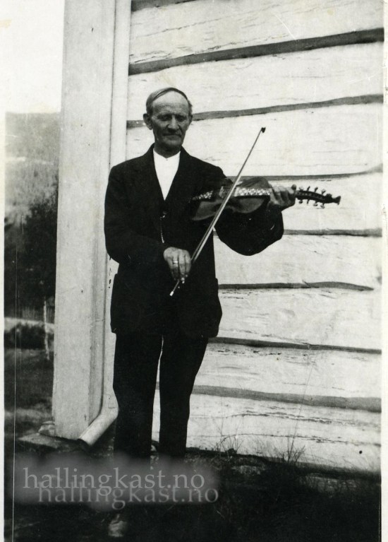 lARS T STRAND.jpg