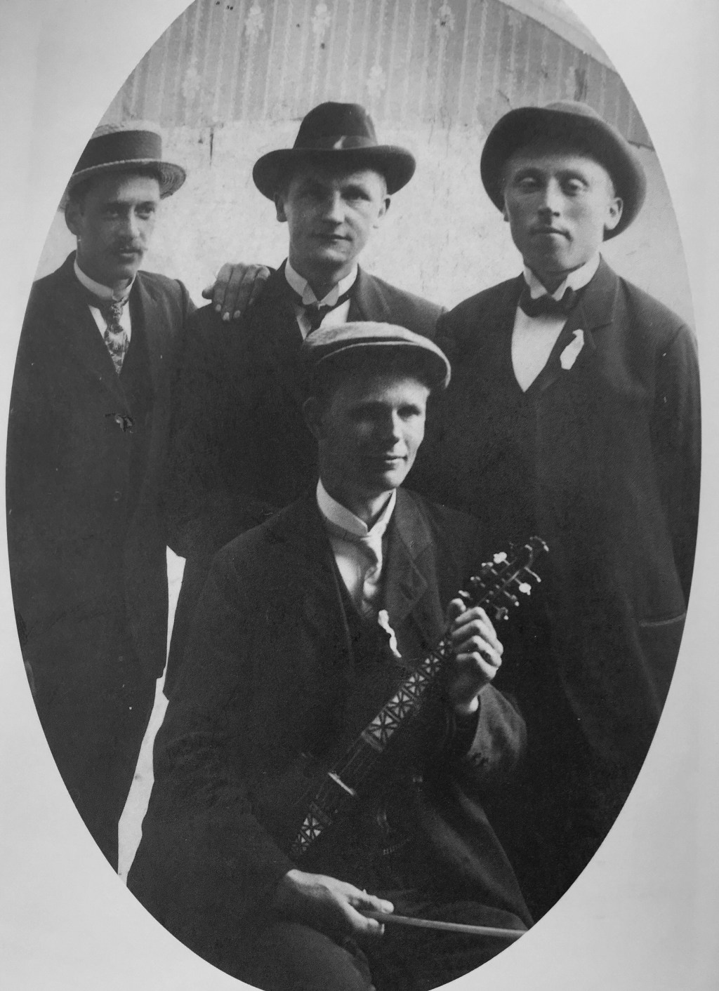 Trekskjærer, felemaker og spelemann Berdines Kaland femten år i Nes i Hallingdal&nbsp;1905-1920.